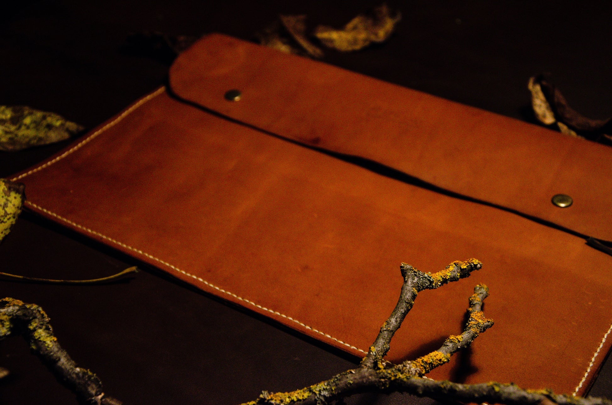 Husă laptop din piele toscană lucioasă - Ambra