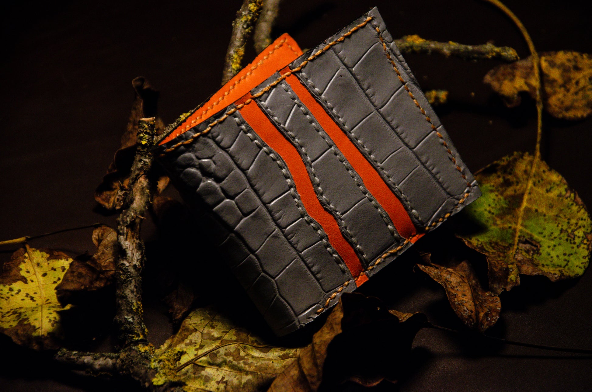 Portofel bifold din piele croco gri închis - Spicchio d'Arancia