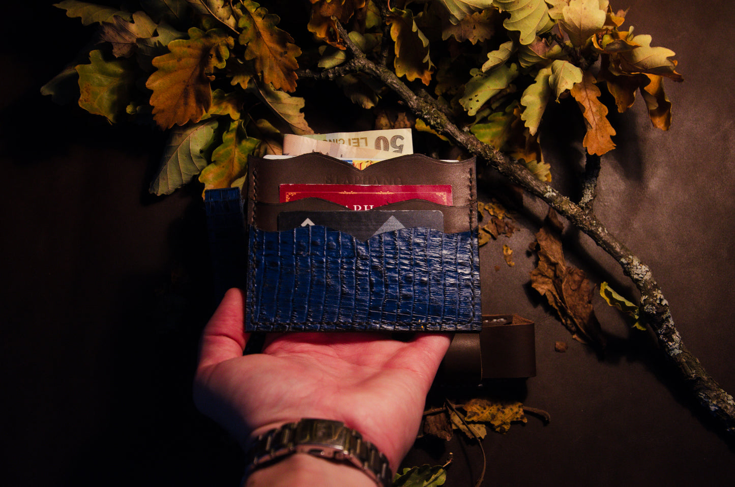 Portcard piele croco albastru și maro "Notte e Terra" - lucrat manual