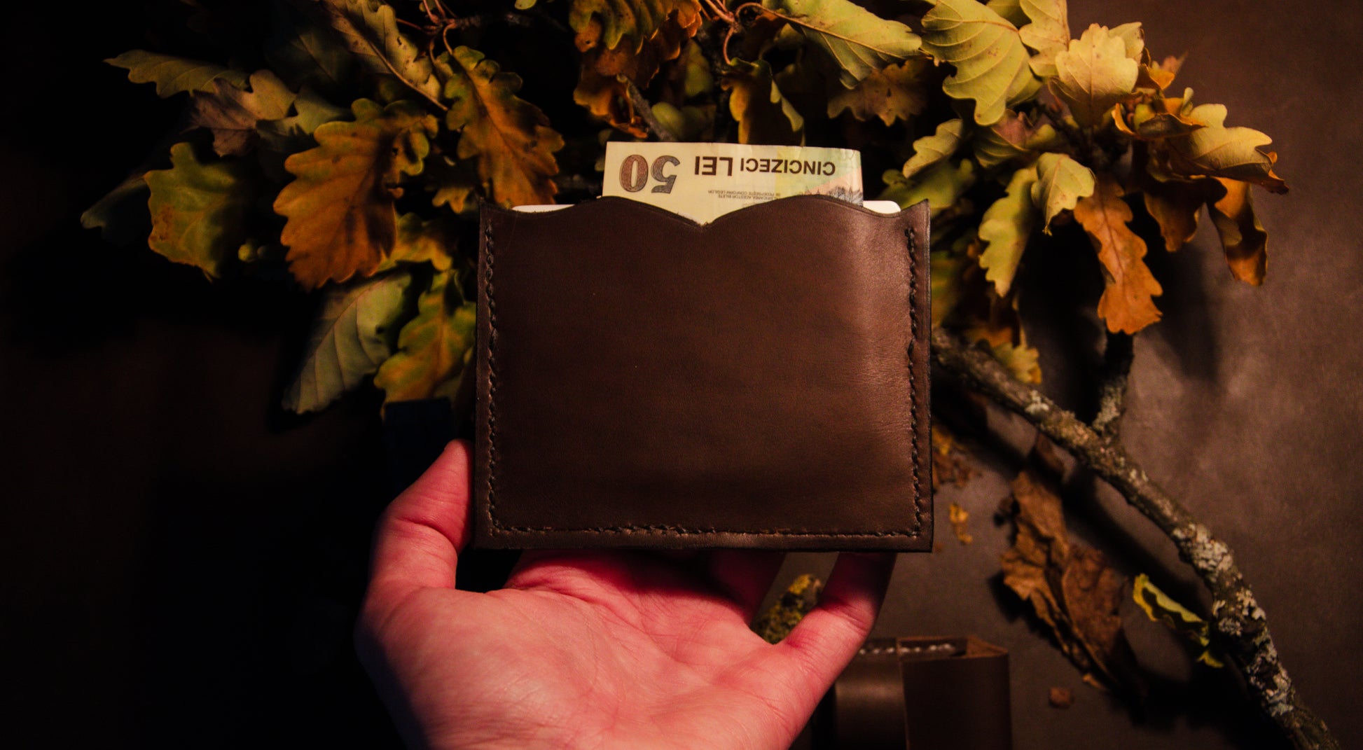 Portcard piele croco albastru și maro "Notte e Terra" - spate - lucrat manual